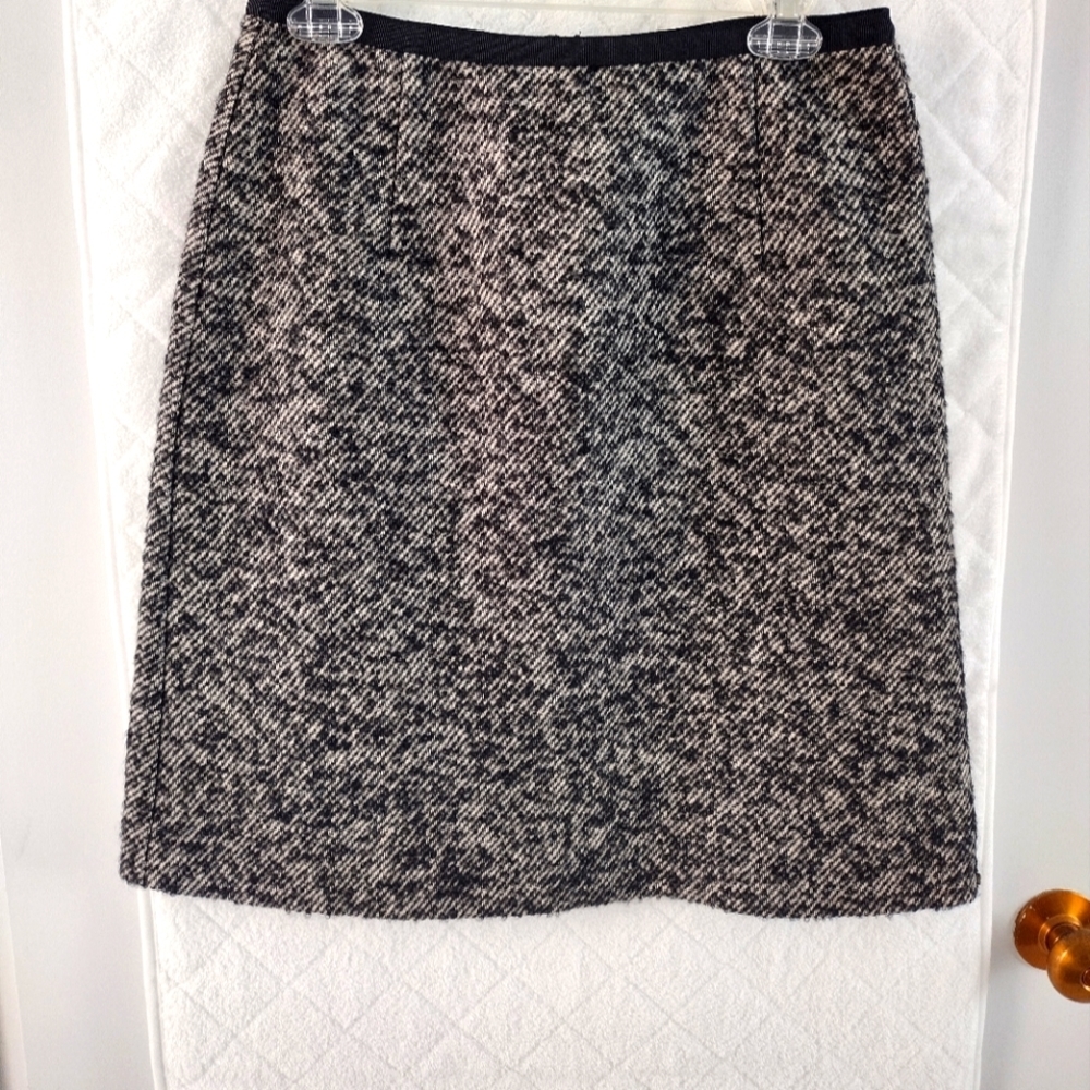 Sportmax women's wool mini skirt. EUC. Size 10 (US)